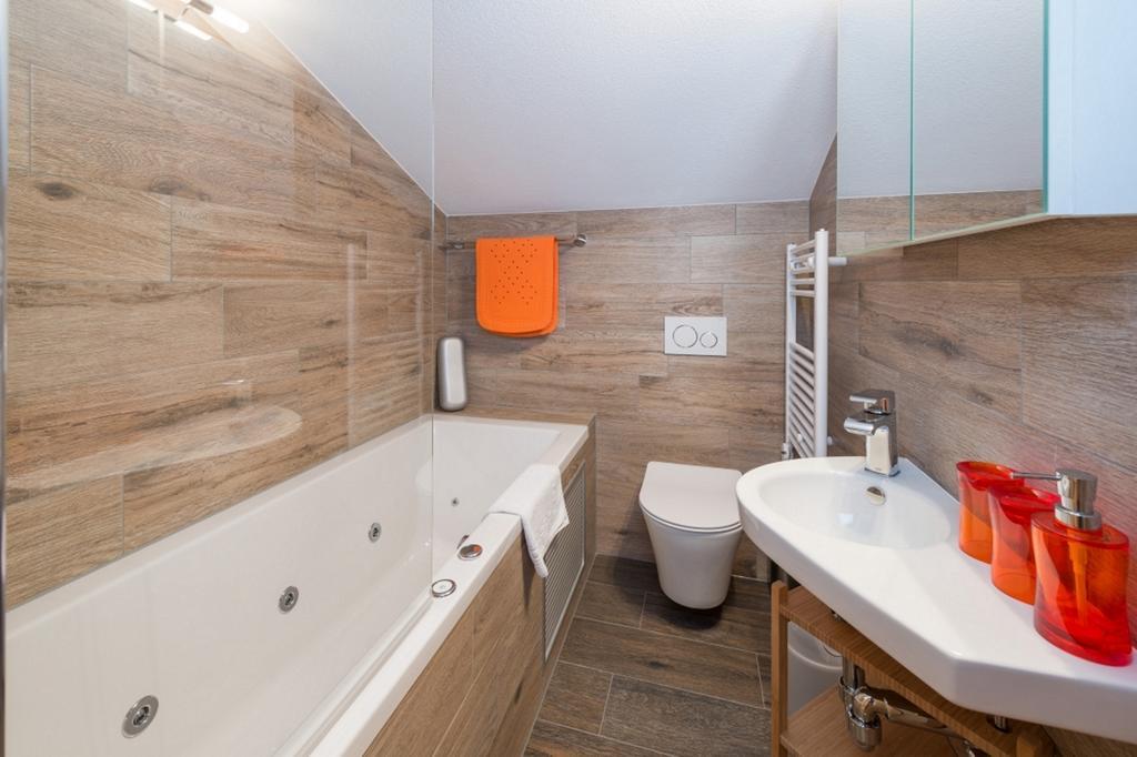 Azapartments Lunic Apartment *
